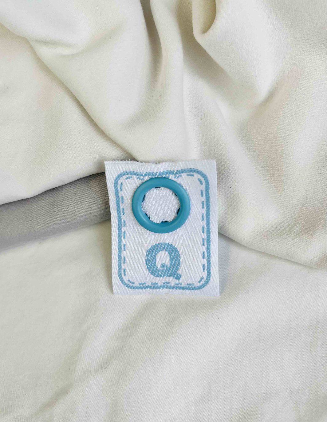 Snap On Bedding Label Queen