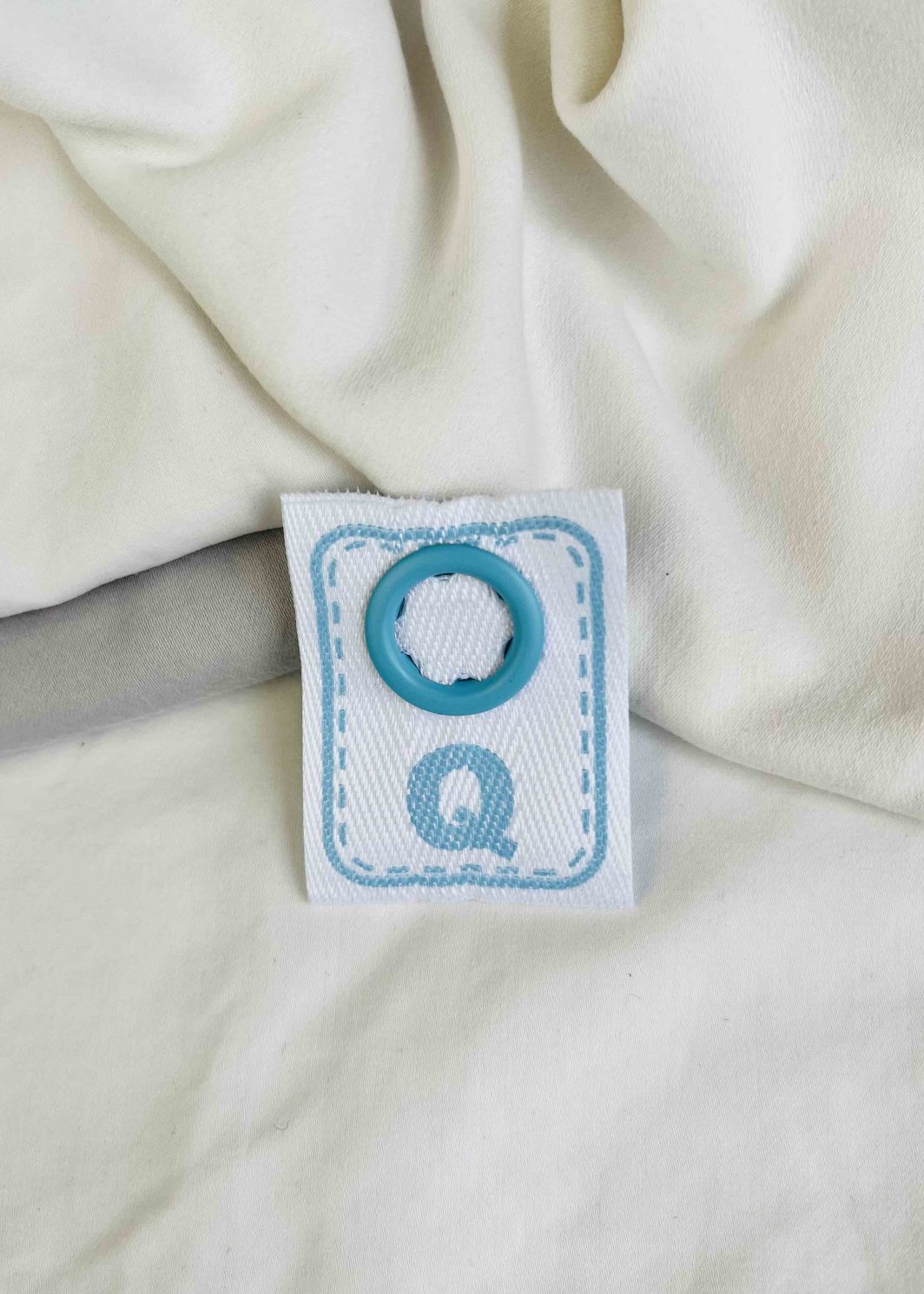 Snap On Bedding Label Queen